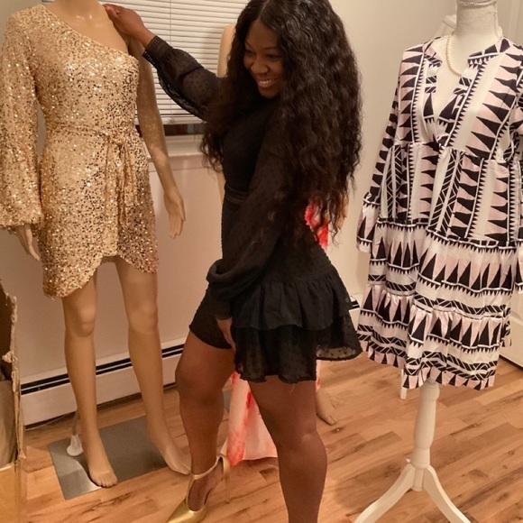 Black lace fluffy dress - Picture 3 of 4